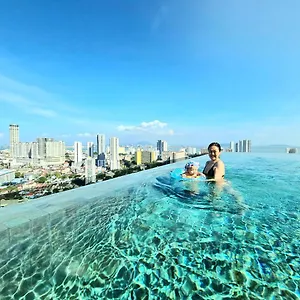 https://the-first-rooftop-infinity-sky-pool-beacon-executive.penanghotels.org