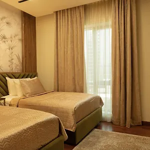 https://luxury-3-bedroom-direct-view-to-burj-khalifa.sharjah-hotels.com