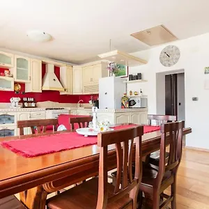 https://casa-giuly-pitigliano-58017.it-tuscanyhotel.com
